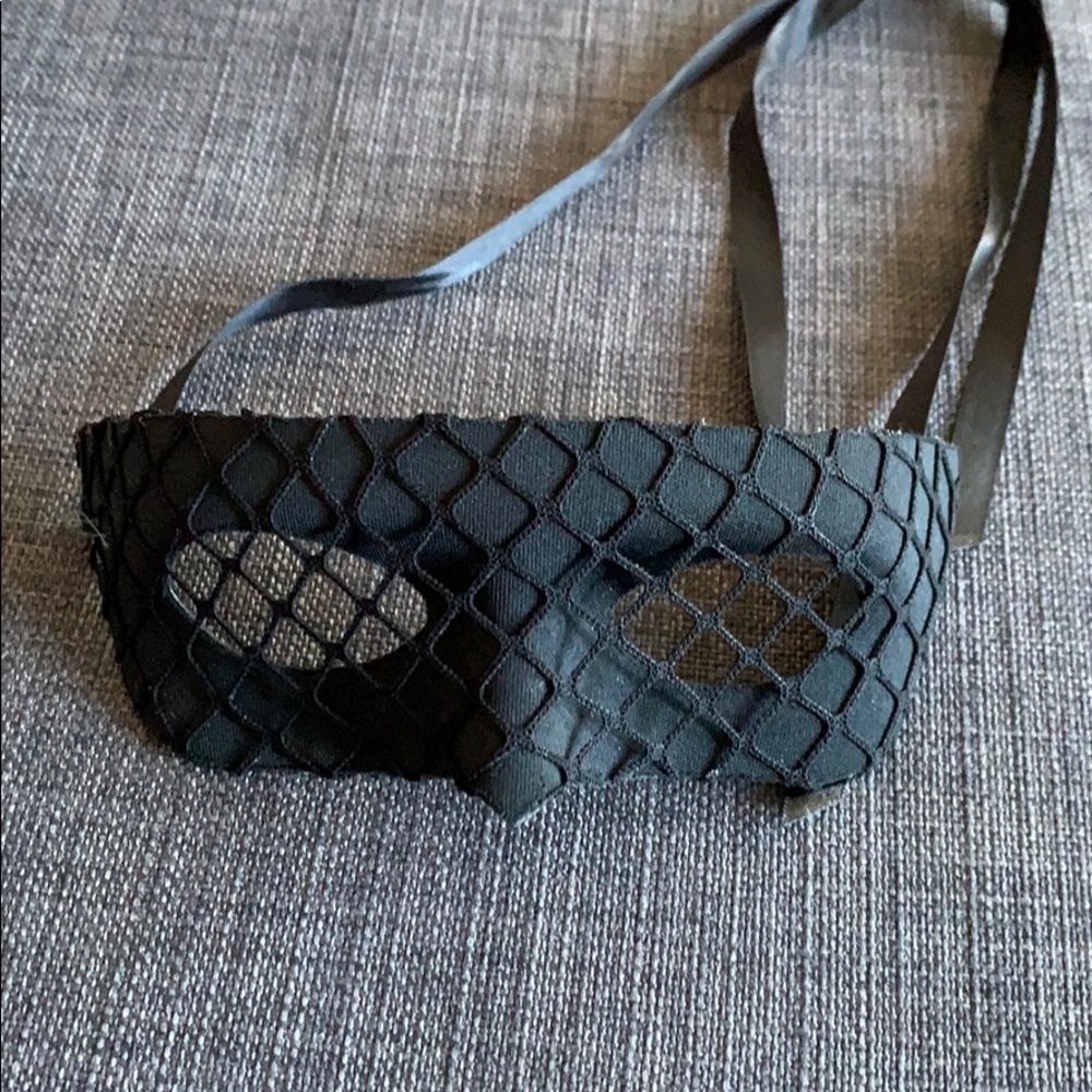 Trashy Lingerie black mask